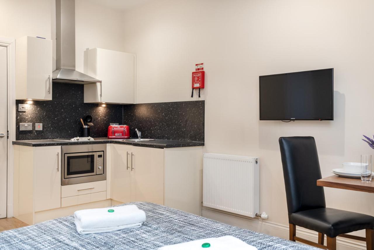 Victoria Court Suites - Aberdeen Bagian luar foto