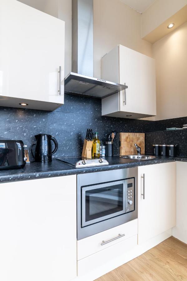 Victoria Court Suites - Aberdeen Bagian luar foto