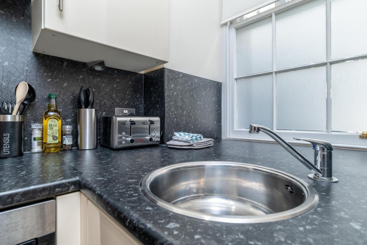 Victoria Court Suites - Aberdeen Bagian luar foto
