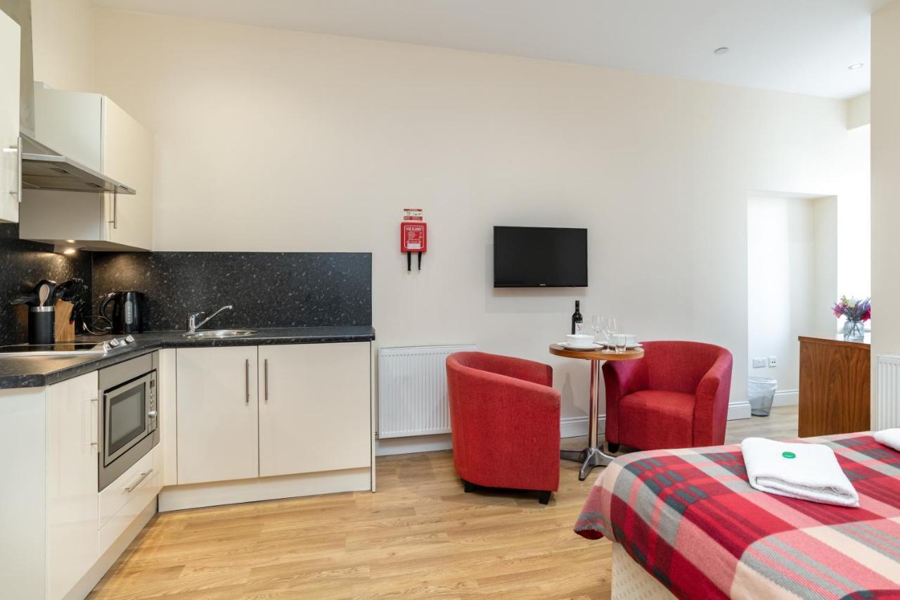Victoria Court Suites - Aberdeen Bagian luar foto