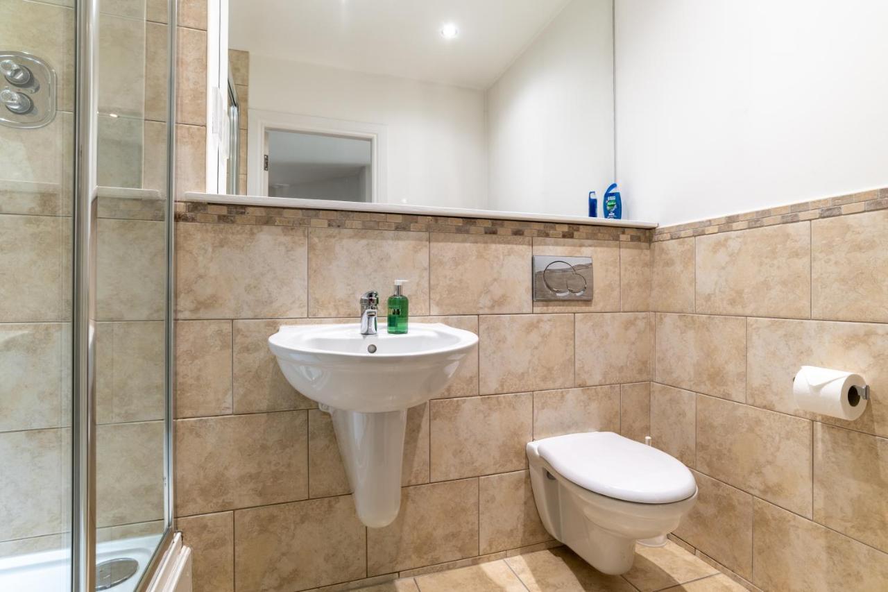 Victoria Court Suites - Aberdeen Bagian luar foto