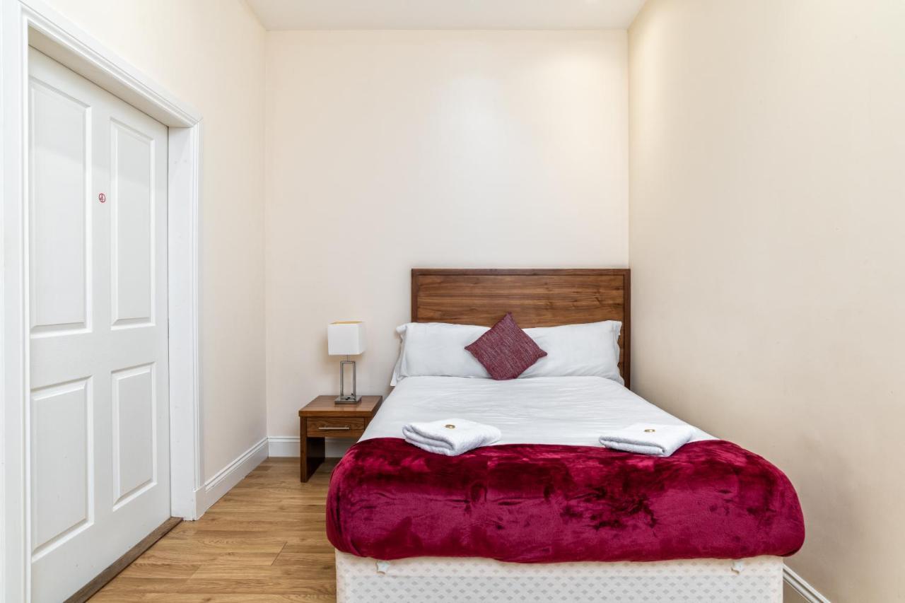 Victoria Court Suites - Aberdeen Bagian luar foto