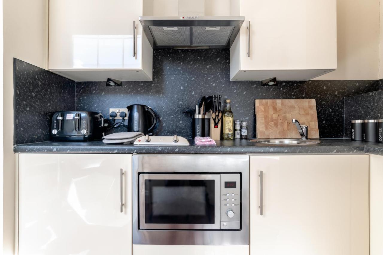 Victoria Court Suites - Aberdeen Bagian luar foto
