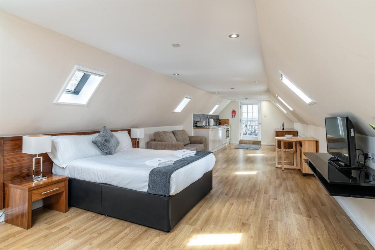 Victoria Court Suites - Aberdeen Bagian luar foto